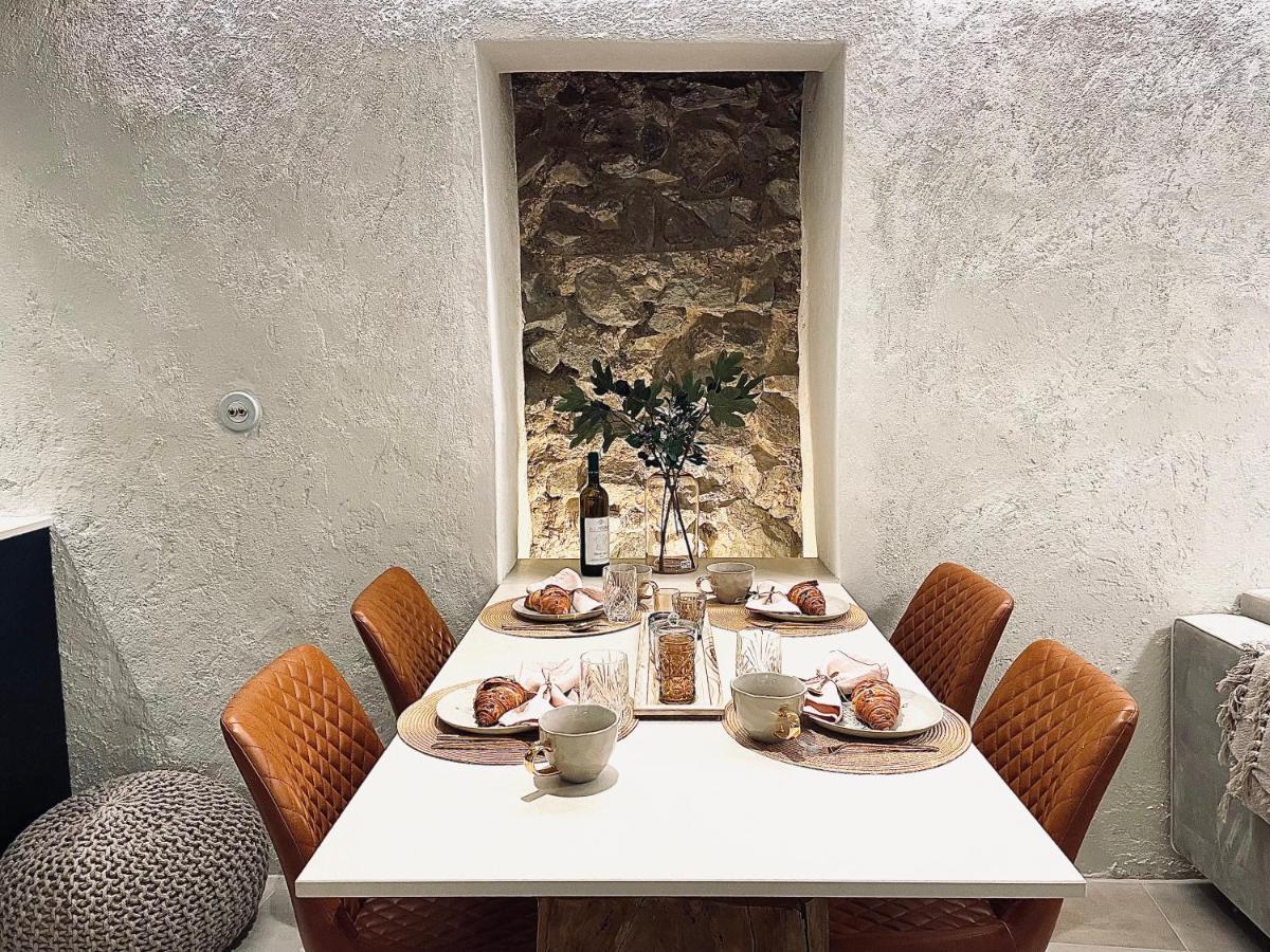 New Design & High Standard Apt From 16Th Century In Old Town-Free Parking 布拉迪斯拉发 外观 照片