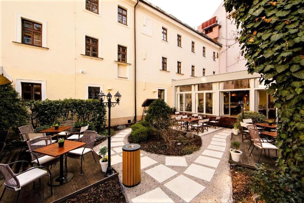 New Design & High Standard Apt From 16Th Century In Old Town-Free Parking 布拉迪斯拉发 外观 照片