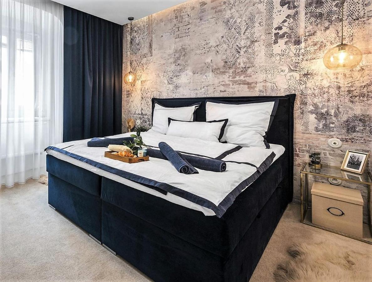 New Design & High Standard Apt From 16Th Century In Old Town-Free Parking 布拉迪斯拉发 外观 照片