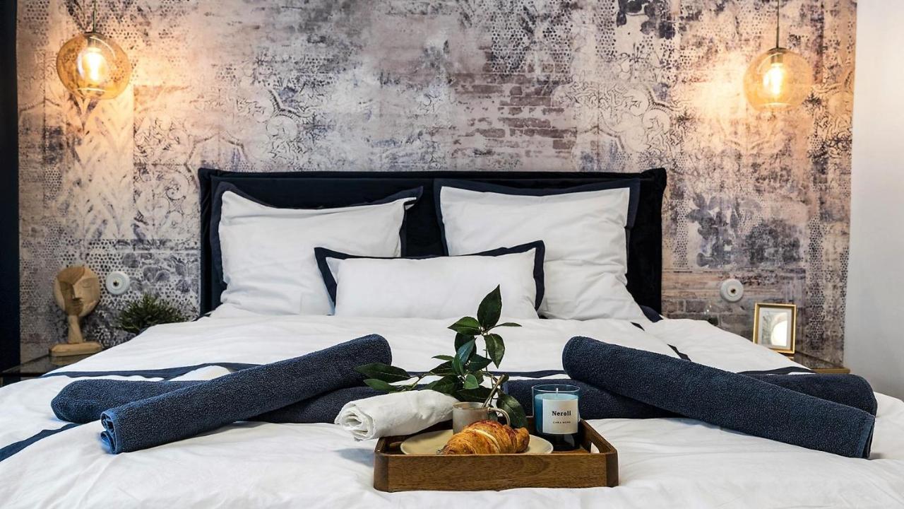 New Design & High Standard Apt From 16Th Century In Old Town-Free Parking 布拉迪斯拉发 外观 照片
